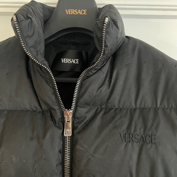 $3275 AUTHENTIC VERSACE sz 50 L, Black Barocco Light Puffer Down Jacket - Picture 14 of 16